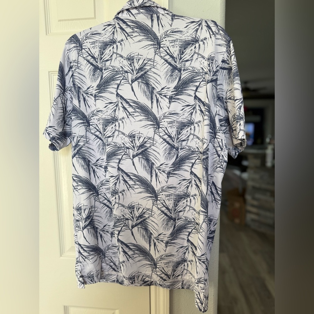 Men’s large Travis Mathew collared golf shirt